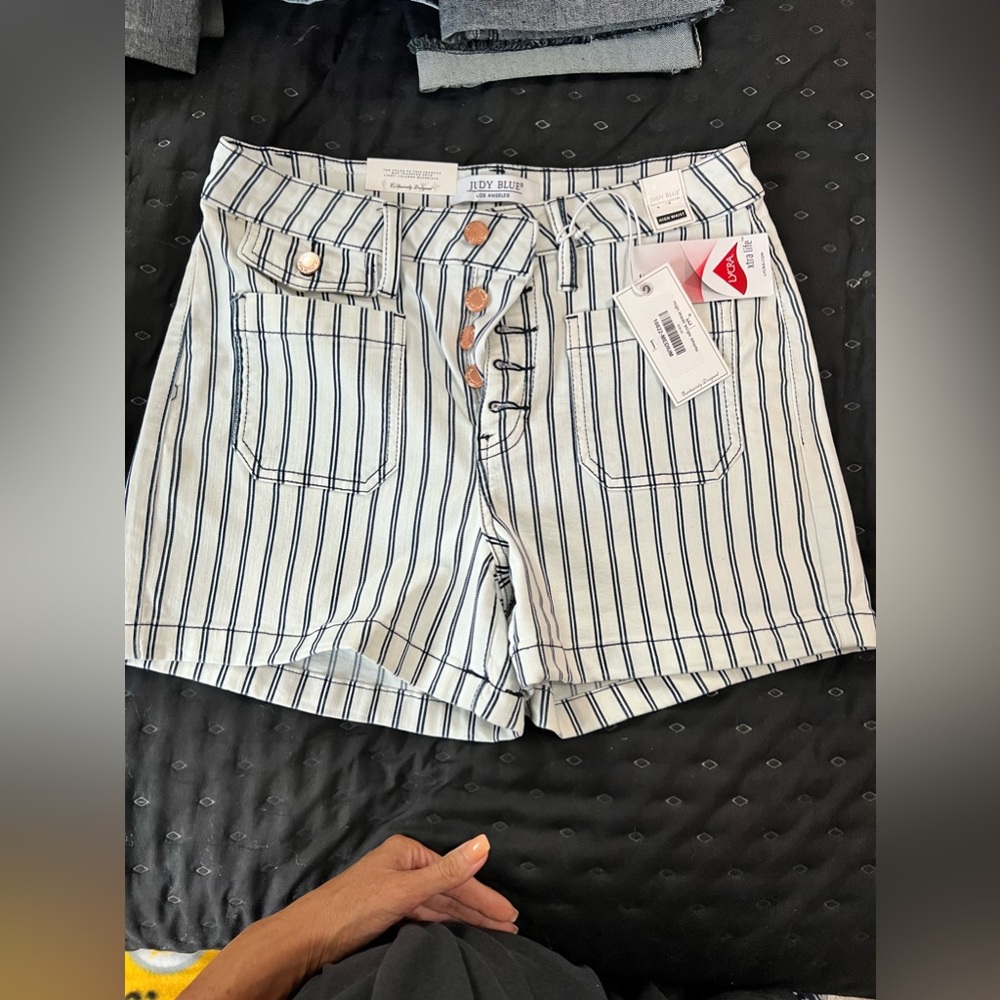 Judy Blue high waist striped shorts NWTS  size Medium